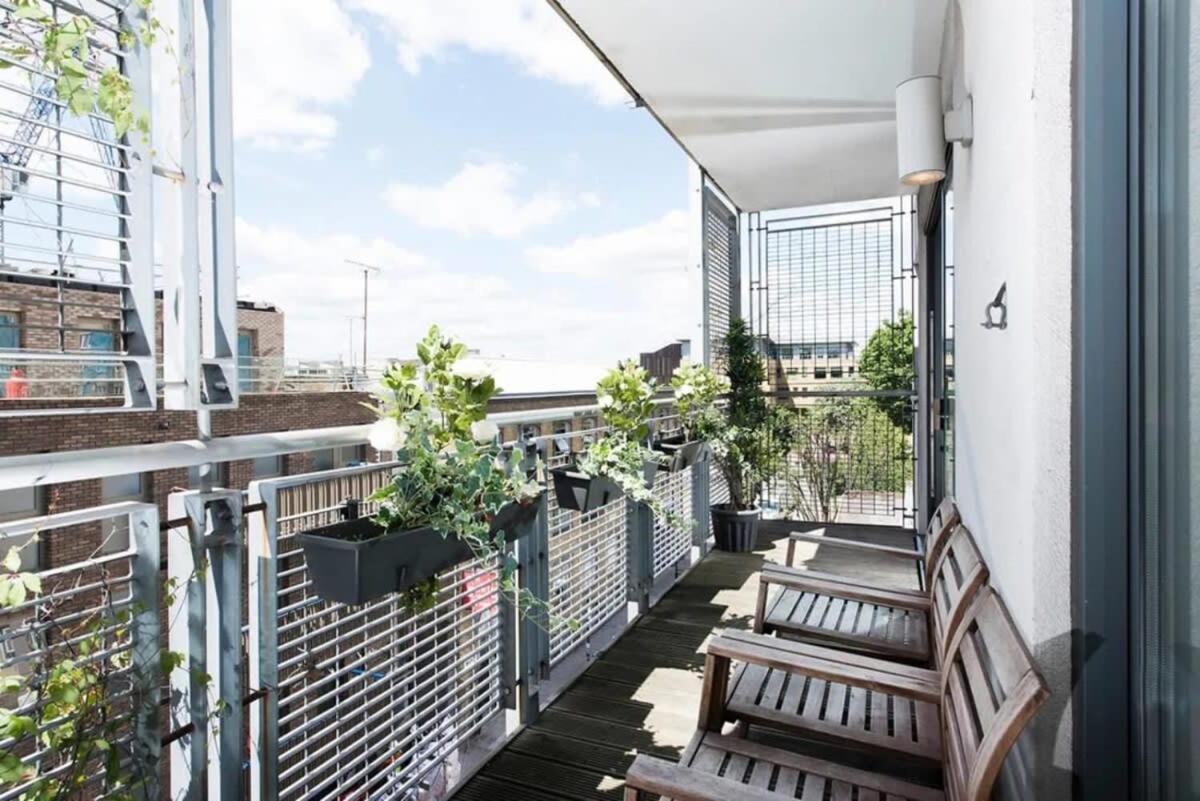 Modern 2 Bed Apartment W Balcony In Londra Exterior foto