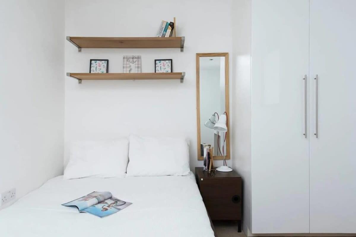 Modern 2 Bed Apartment W Balcony In Londra Exterior foto
