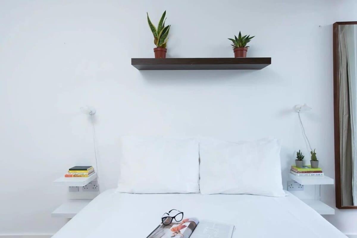 Modern 2 Bed Apartment W Balcony In Londra Exterior foto