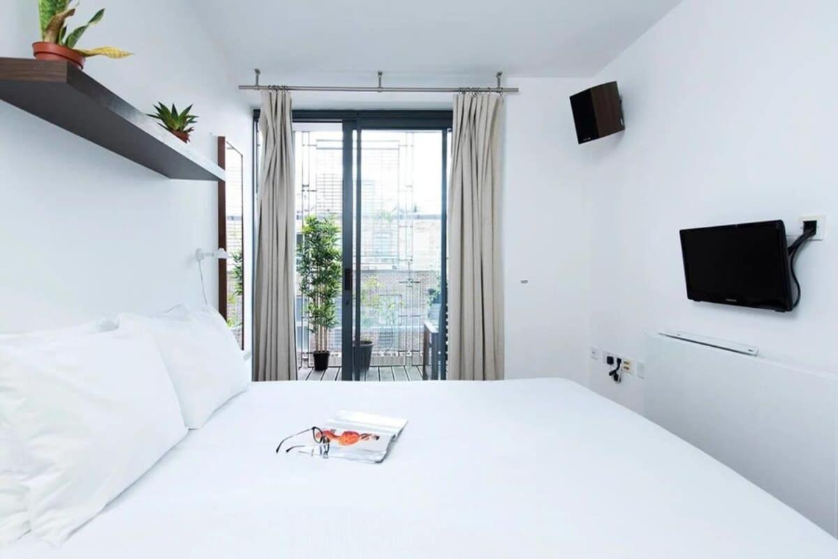 Modern 2 Bed Apartment W Balcony In Londra Exterior foto