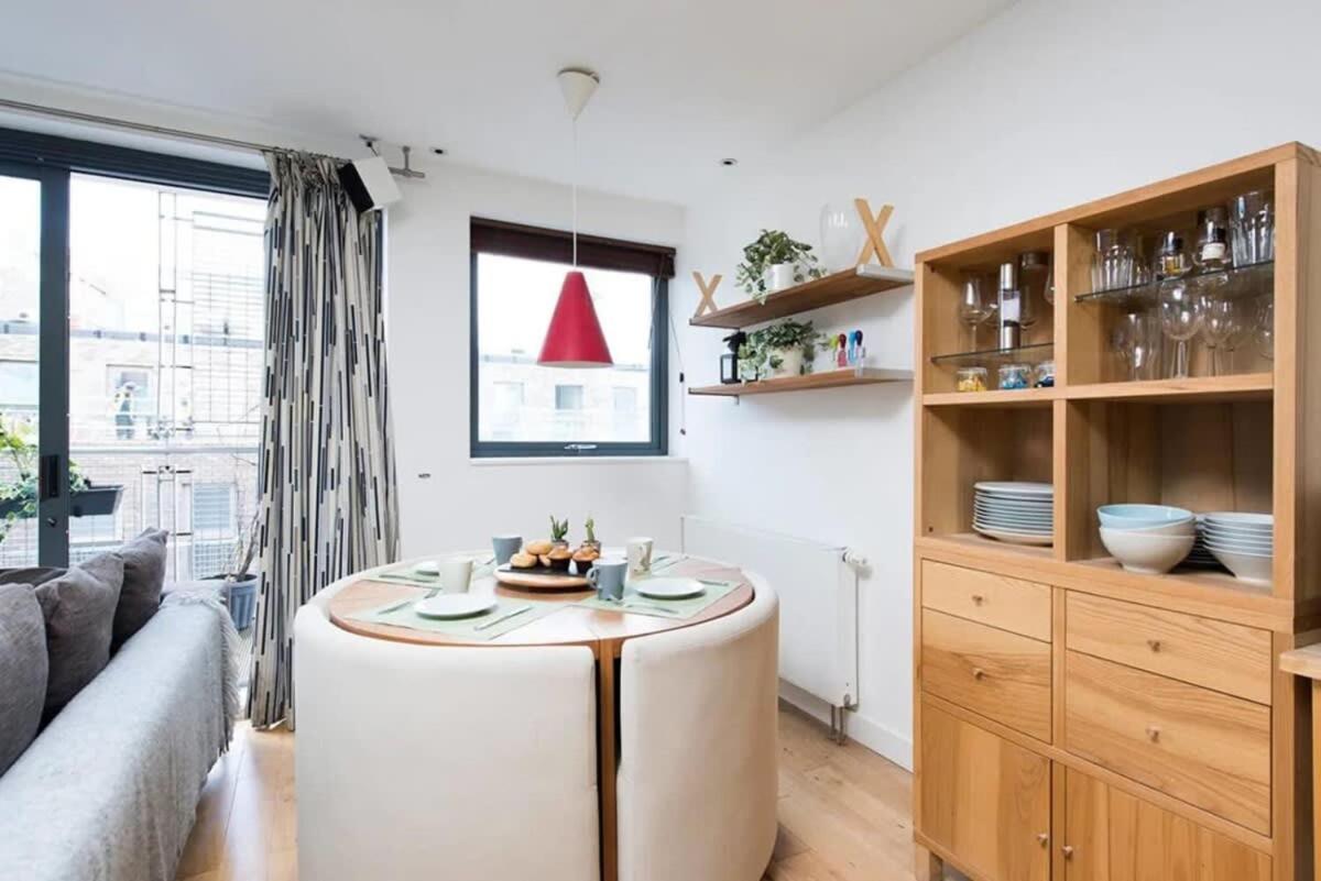 Modern 2 Bed Apartment W Balcony In Londra Exterior foto