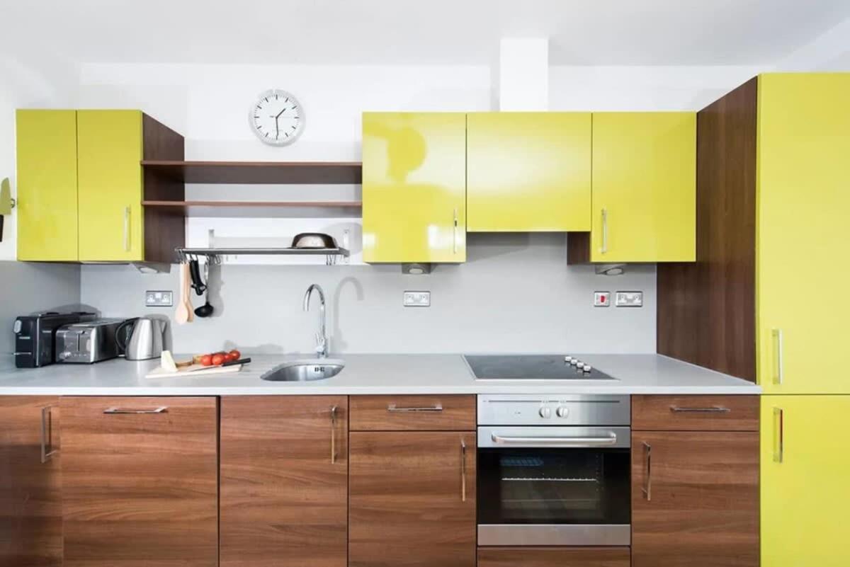 Modern 2 Bed Apartment W Balcony In Londra Exterior foto