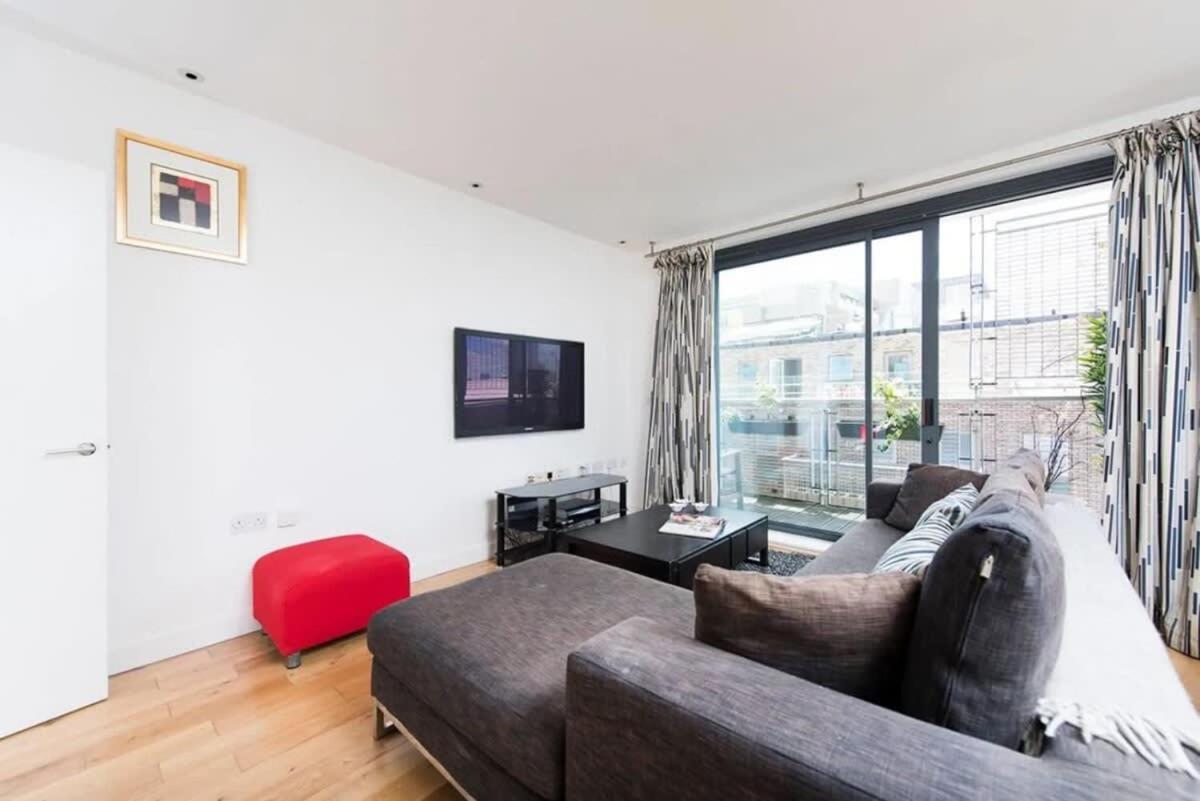 Modern 2 Bed Apartment W Balcony In Londra Exterior foto